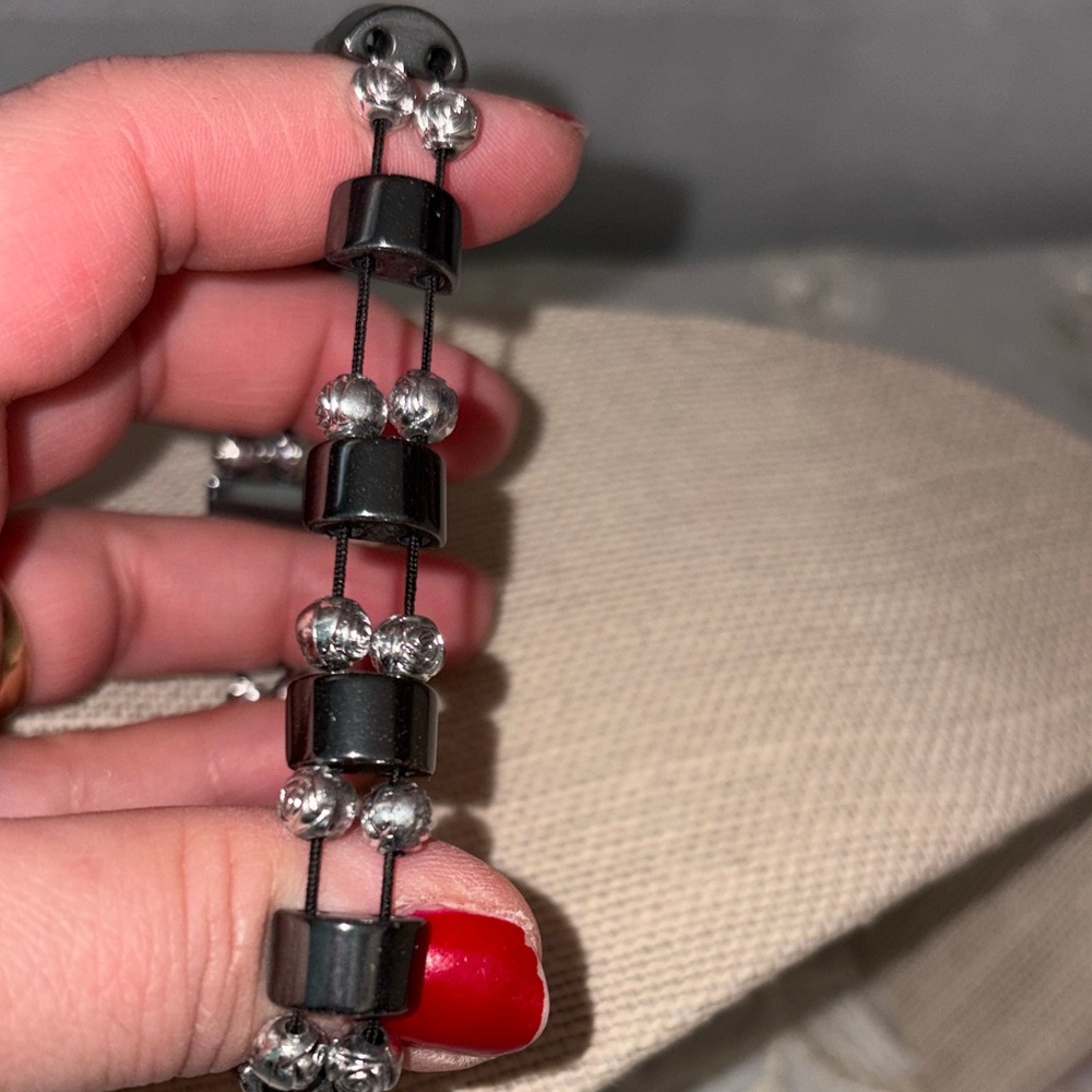 Black and Silver Beaded Bracelet - Picture 4 of 4